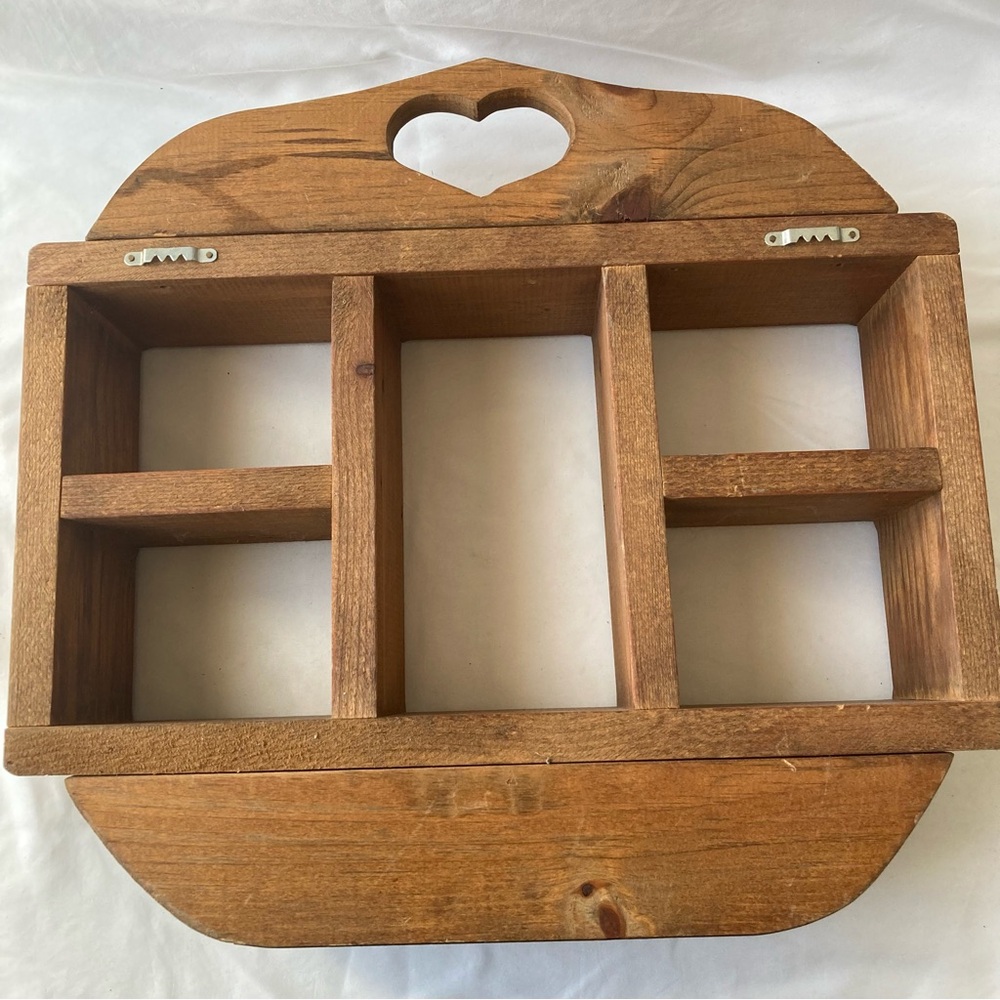 Vintage Wood Heart Cut Out Trinket Shelf w Pegs Country Farmhouse Cottage Decor - Picture 7 of 7